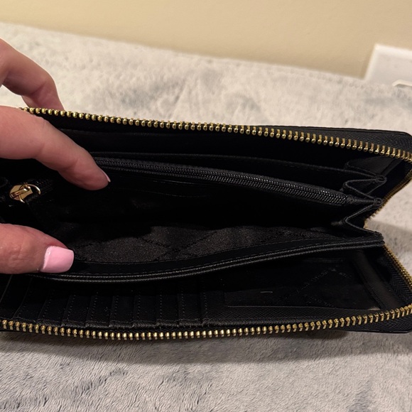 Michael Kors Large Black Pebbled Leather Wristlet Wallet - Picture 9 of 11